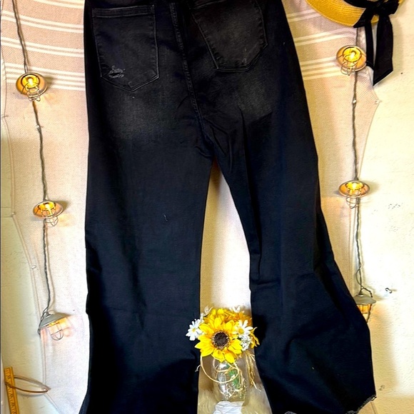 Blakely Black Distressed Jeans - Picture 12 of 14